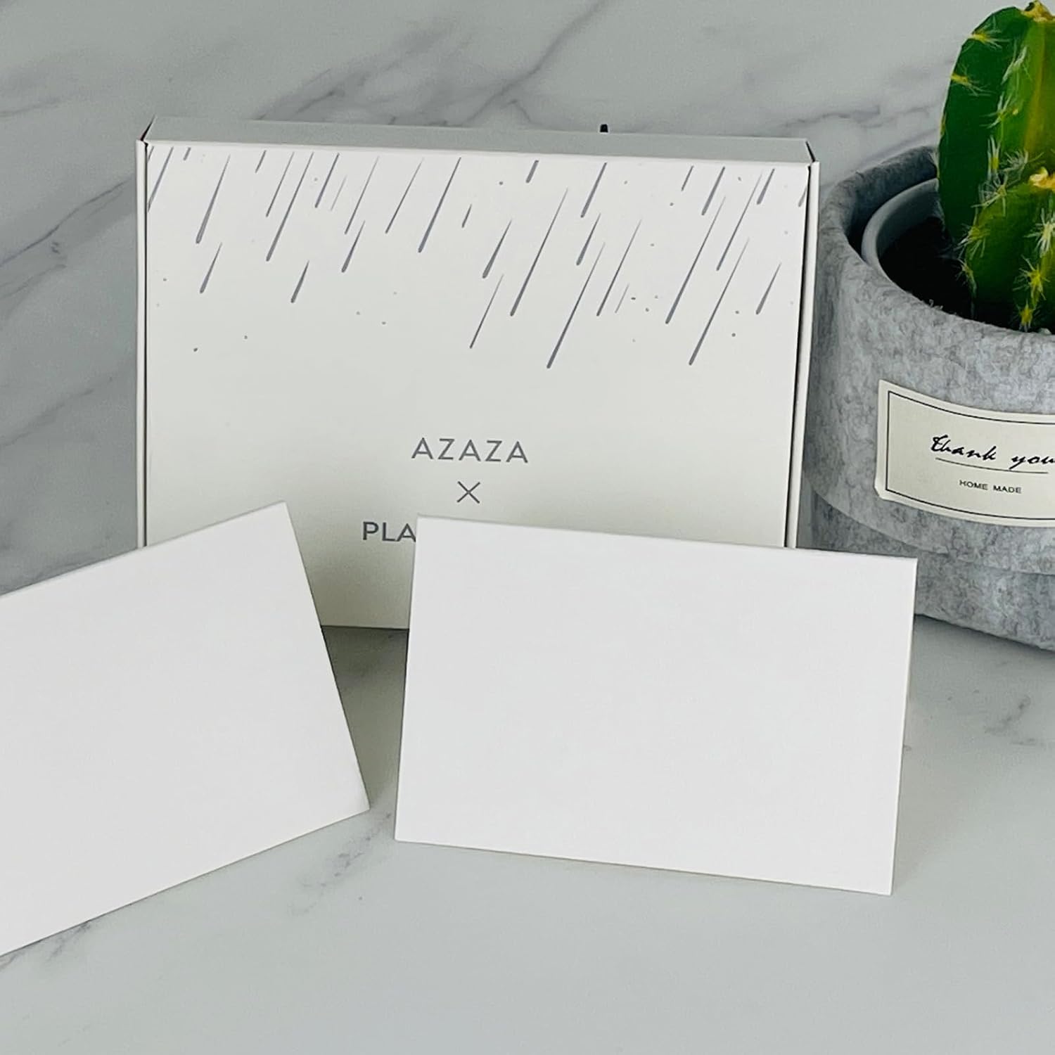 AZAZA 50 Pcs White Place Cards with Gold Border