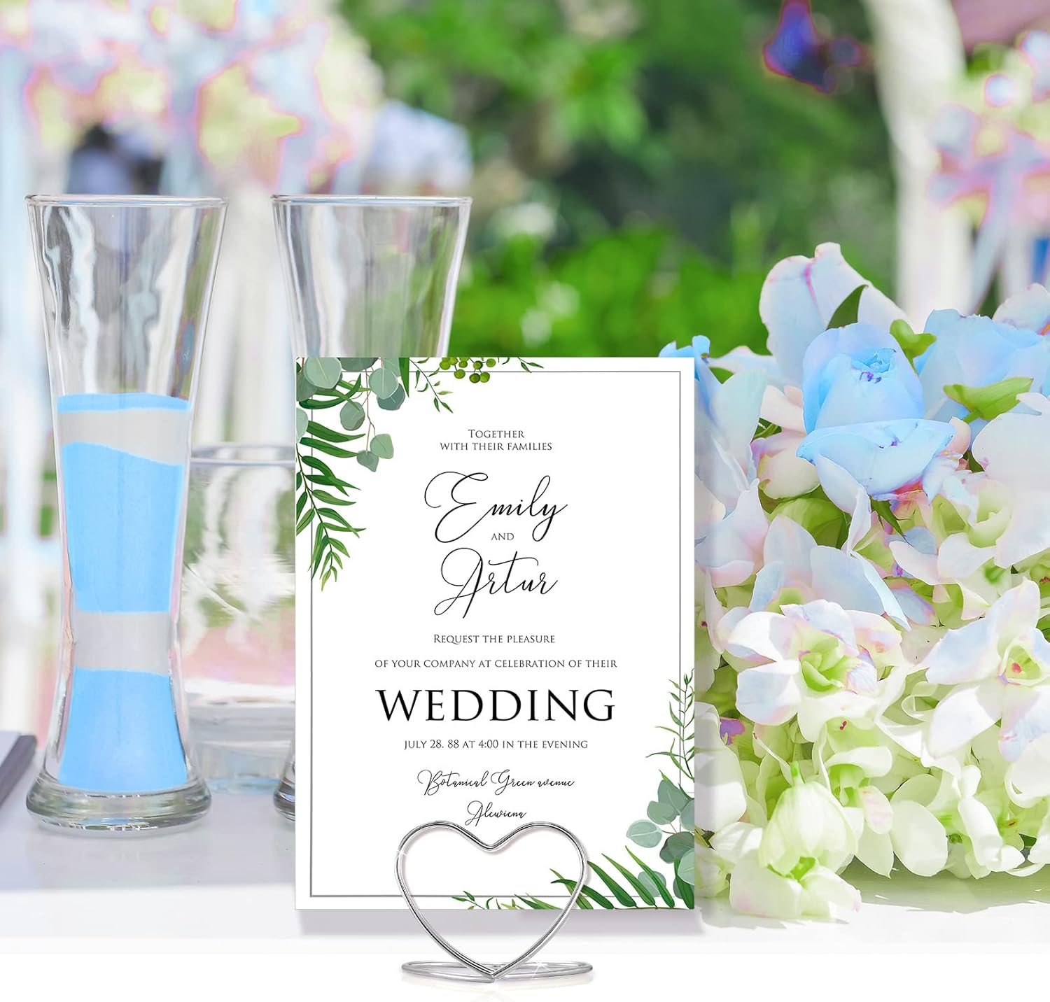 Moxweyeni 20 Pcs Heart Shape Place Card Holders