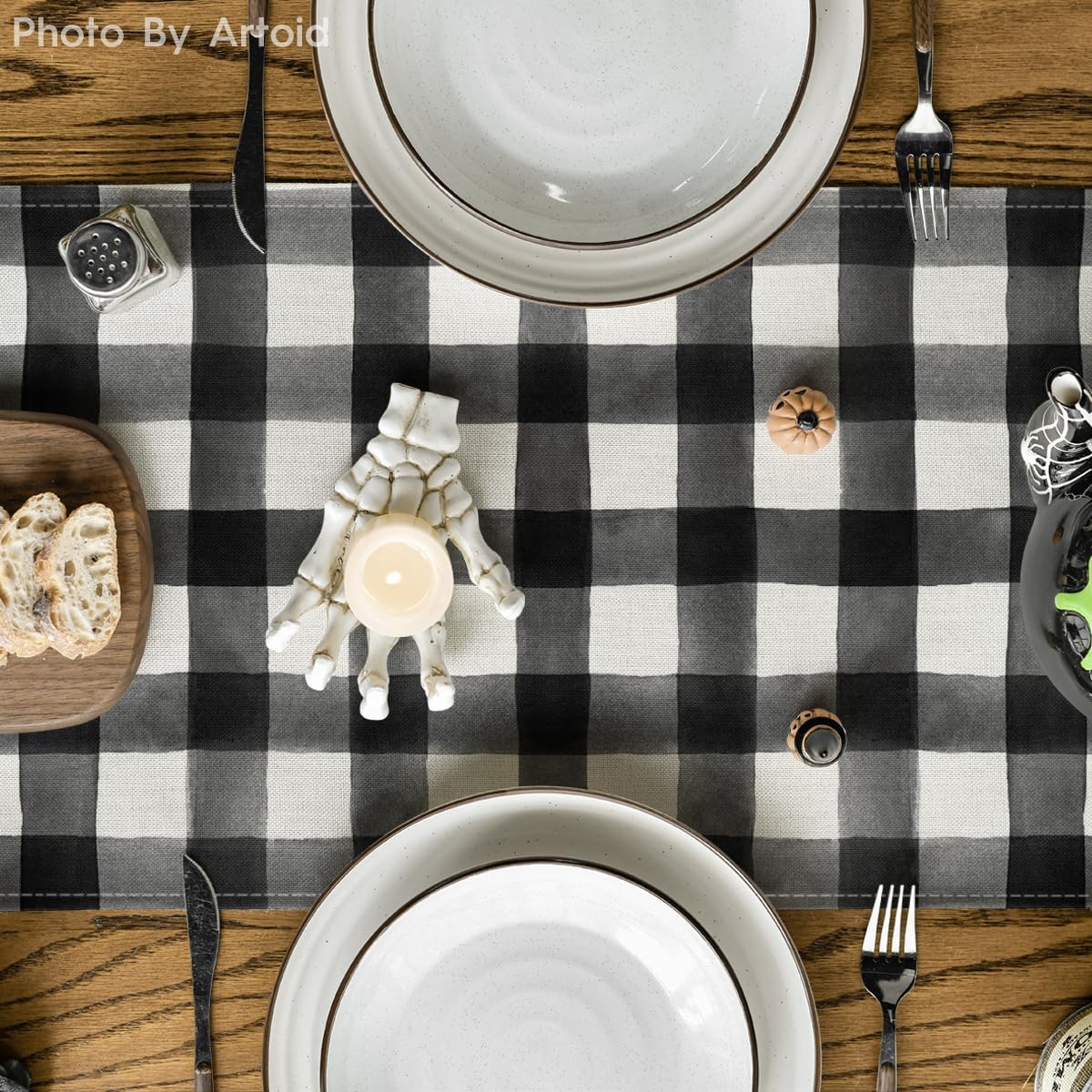 Artoid Mode Spooky Halloween Table Runner 13x72 Inch
