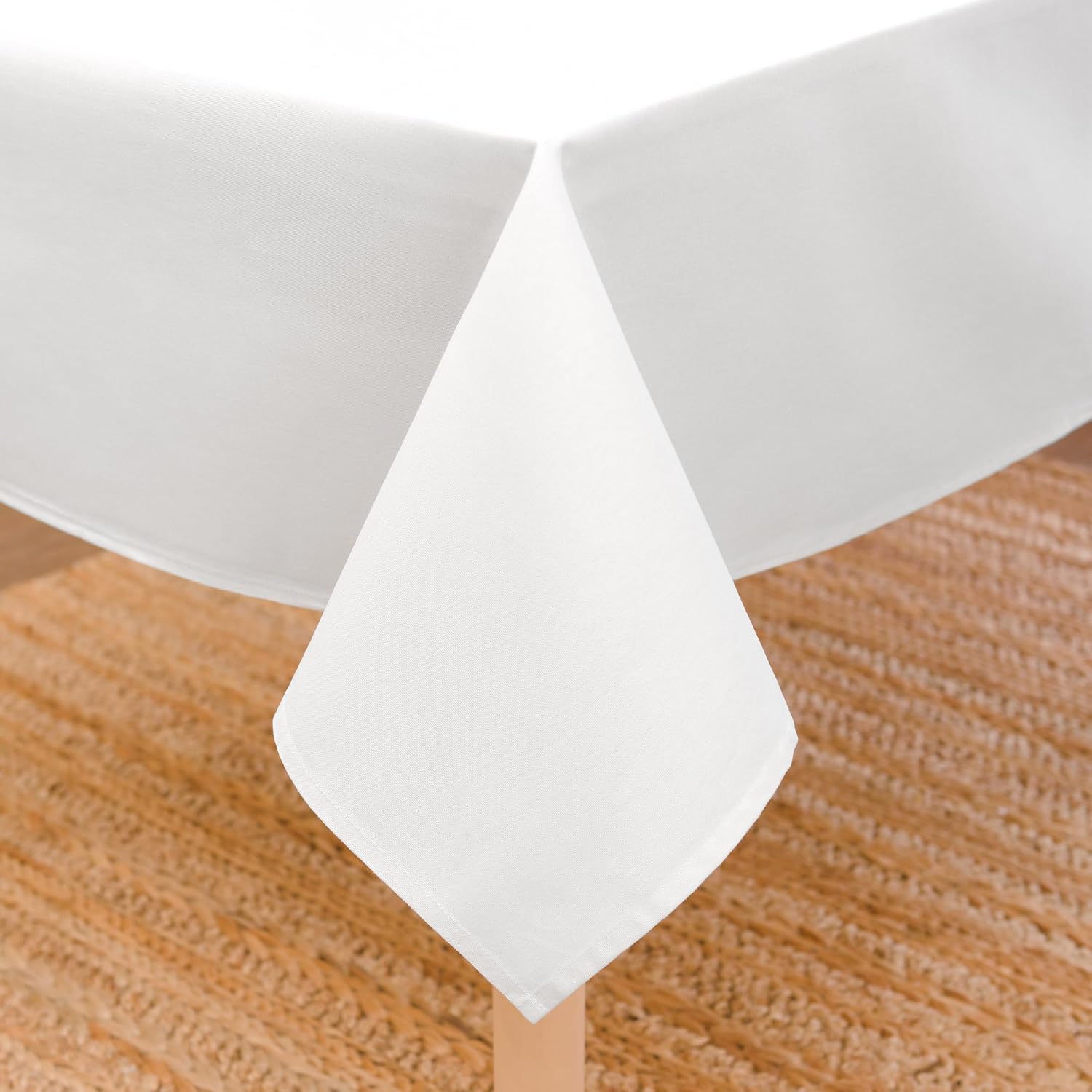 Encasa XO Rectangular Tablecloth 56x84 in