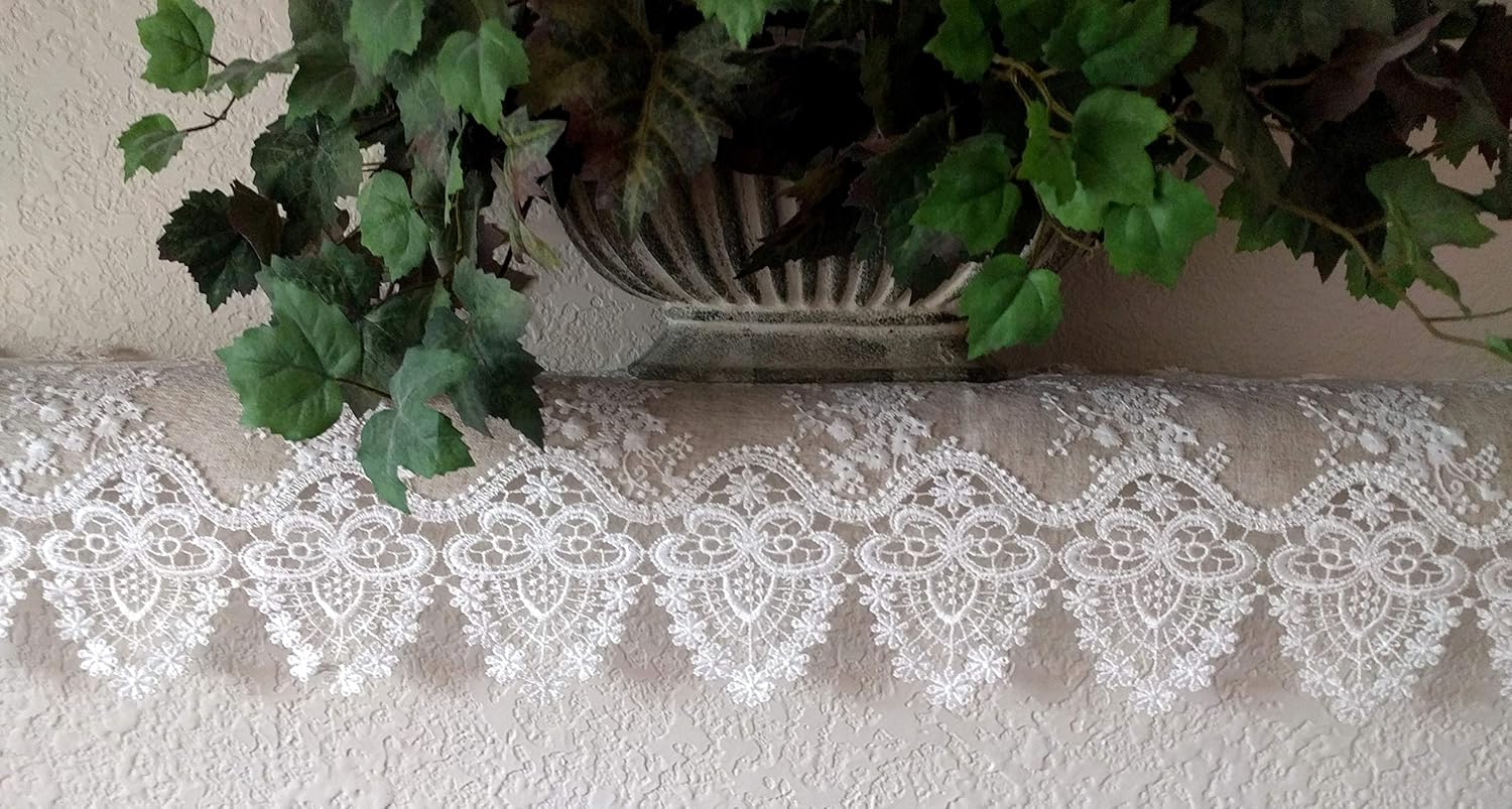 Galleria di Giovanni Victorian Table Runner 66 Inch