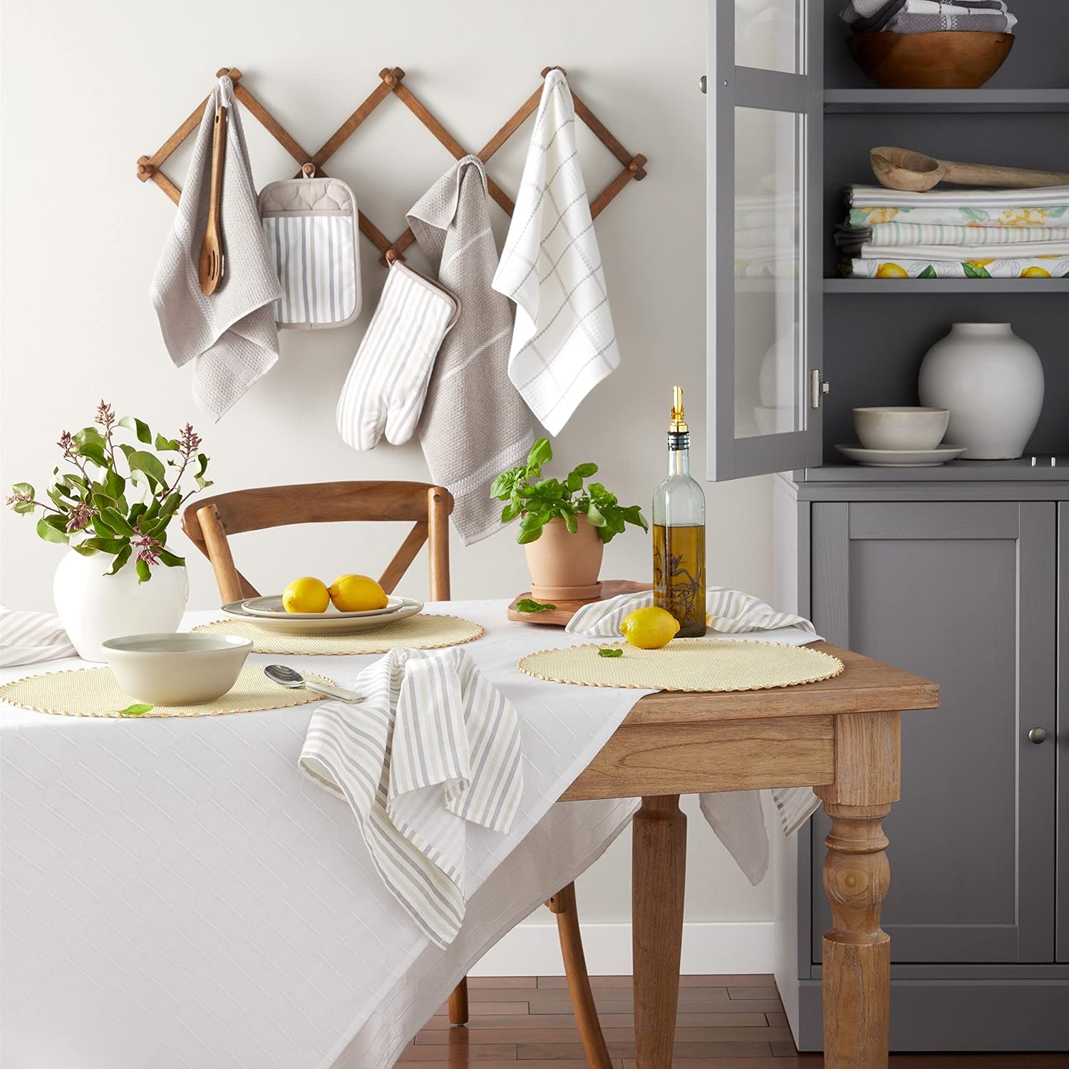 Martha Stewart Honeycomb Tablecloth 60x84 White